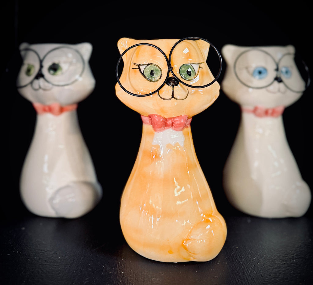 Cat vases