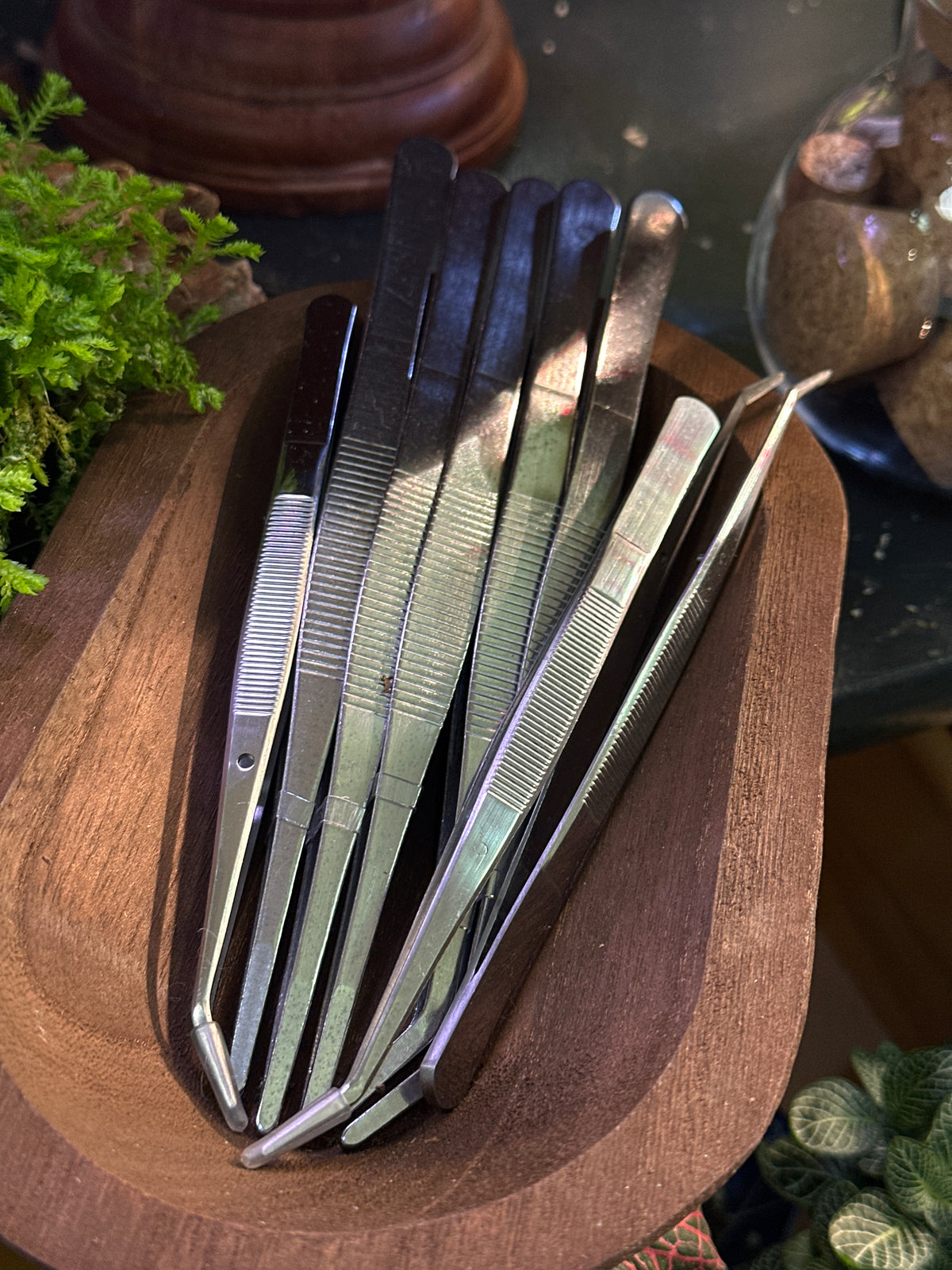 Tweezers